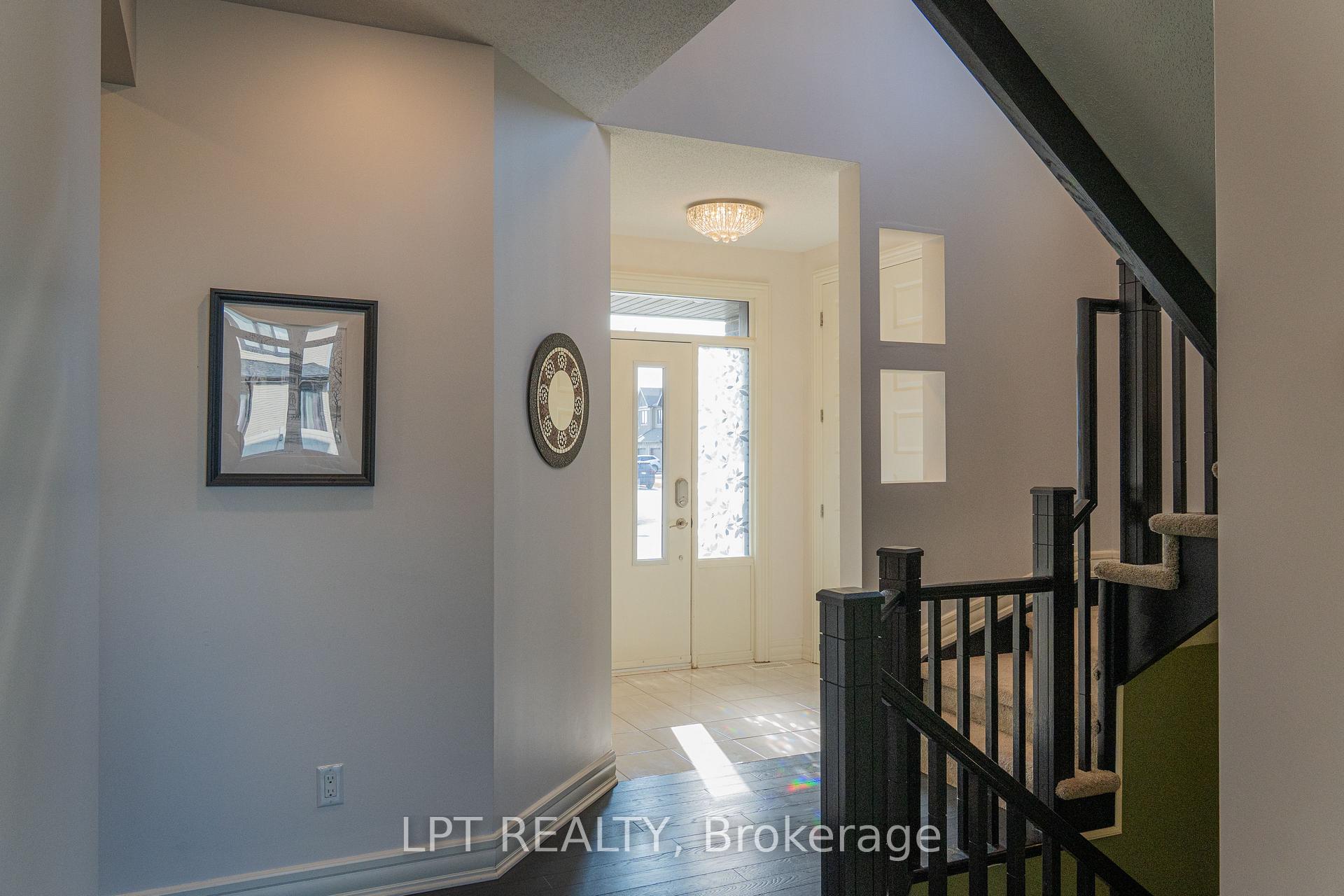 Photo 10 of 410 Andalusian Crescent, Ottawa, Kanata - Emerald Meadows/Trailwest — HOMEH