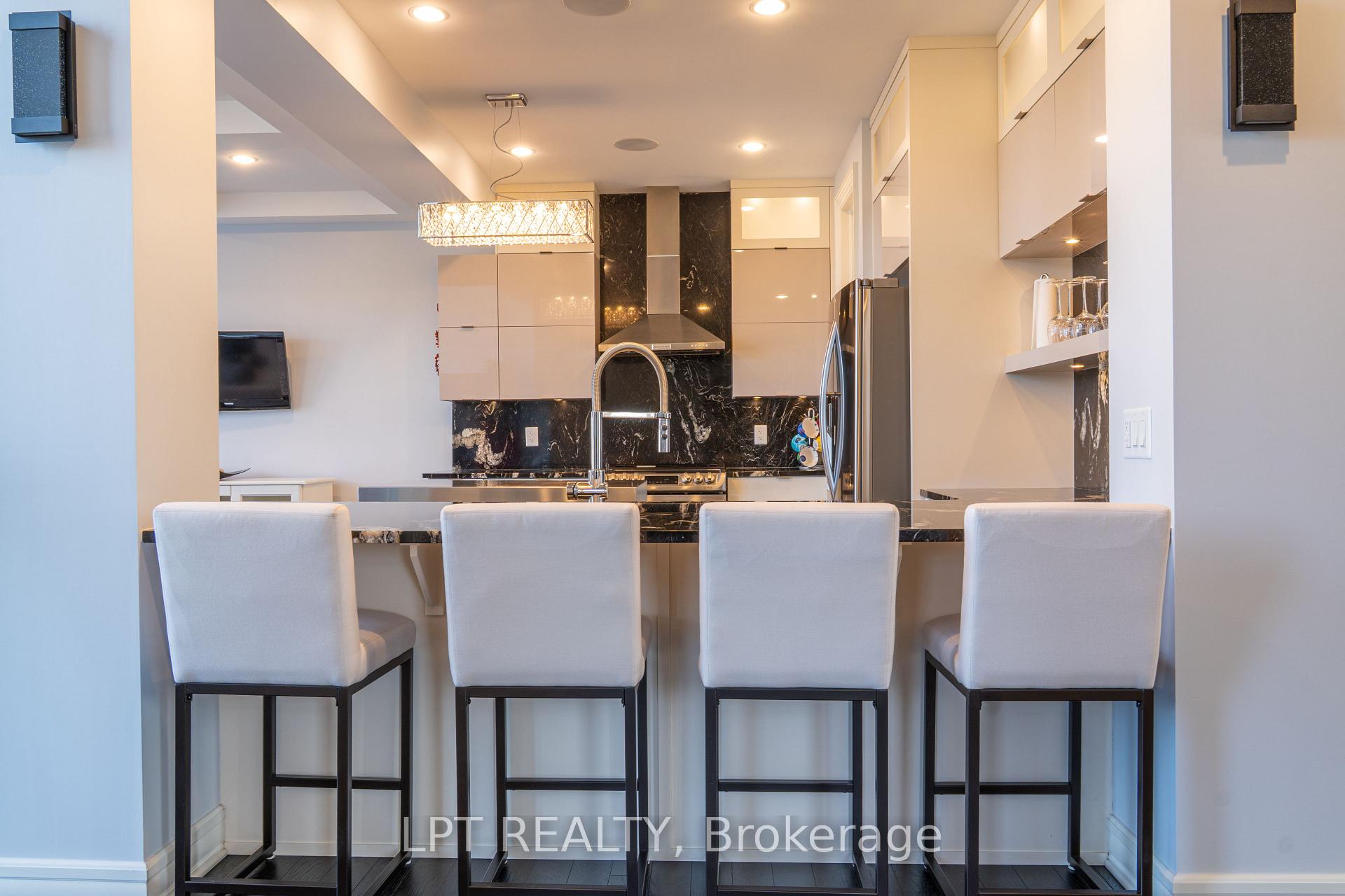 Photo 12 of 410 Andalusian Crescent, Ottawa, Kanata - Emerald Meadows/Trailwest — HOMEH