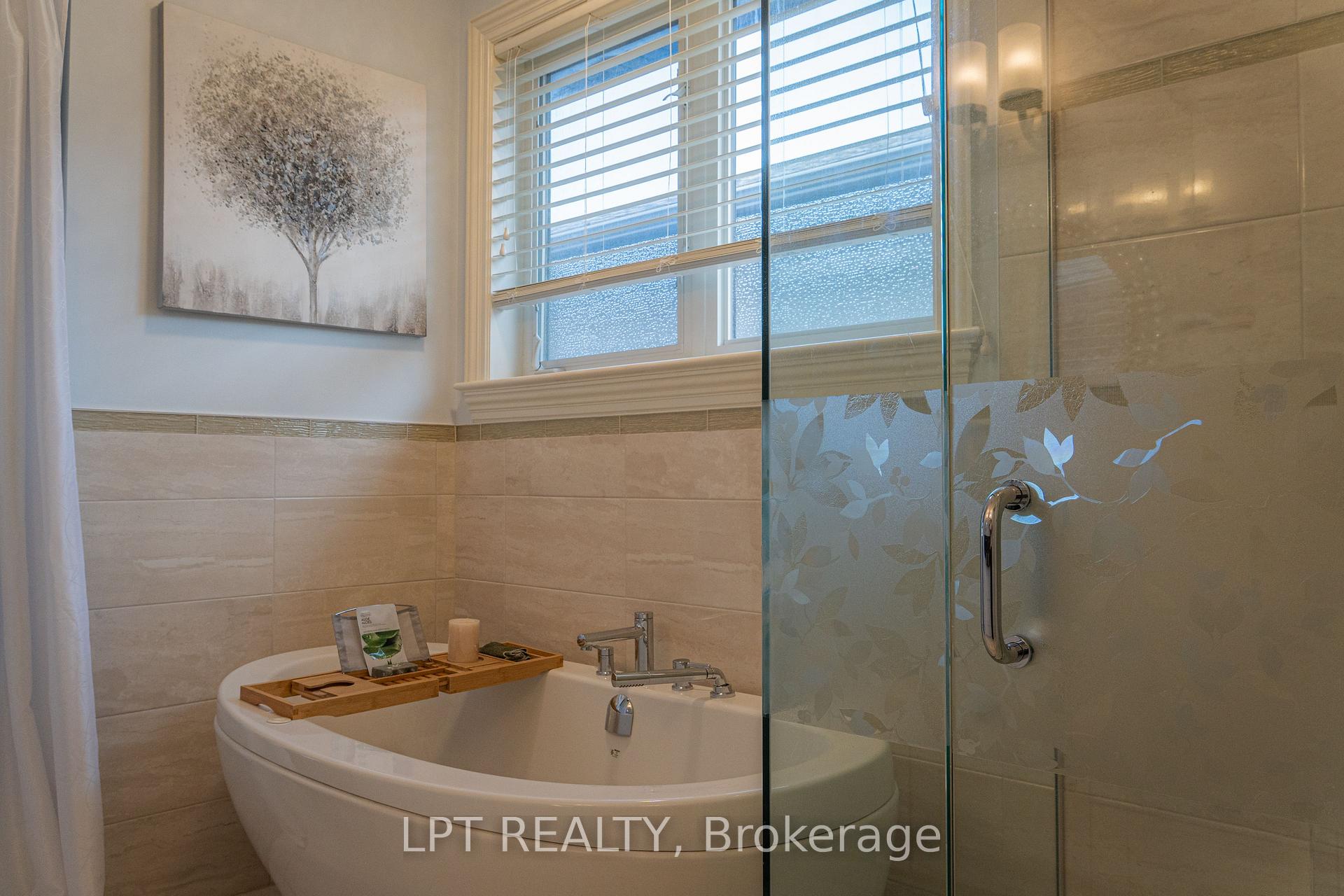 Photo 30 of 410 Andalusian Crescent, Ottawa, Kanata - Emerald Meadows/Trailwest — HOMEH