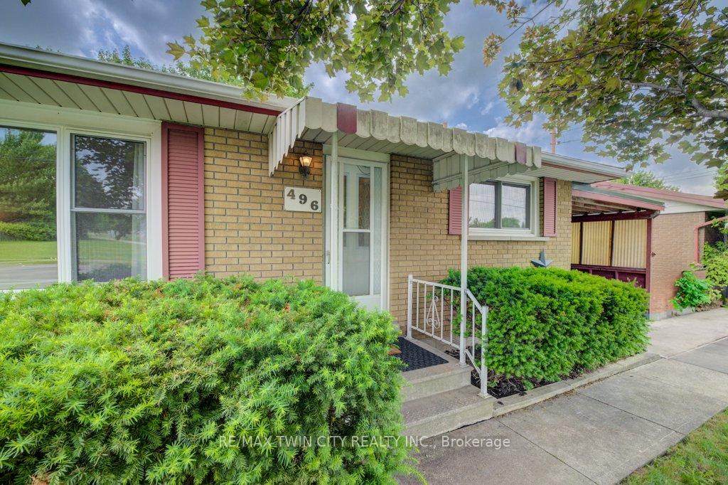 Photo 3 of 496 Franklin Street N, Kitchener — HOMEH