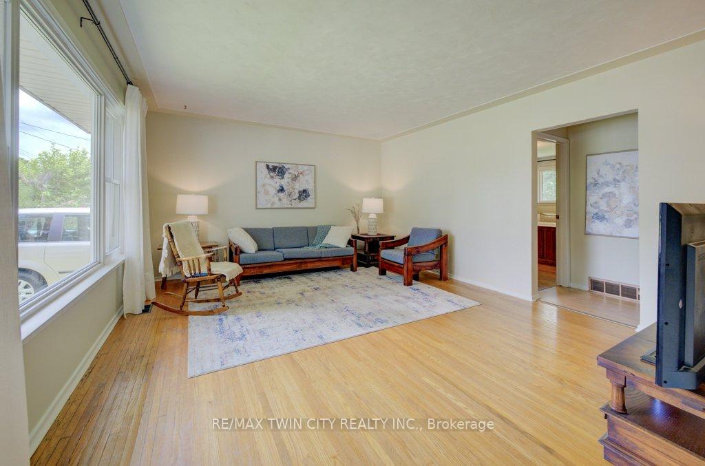 Photo 6 of 496 Franklin Street N, Kitchener — HOMEH