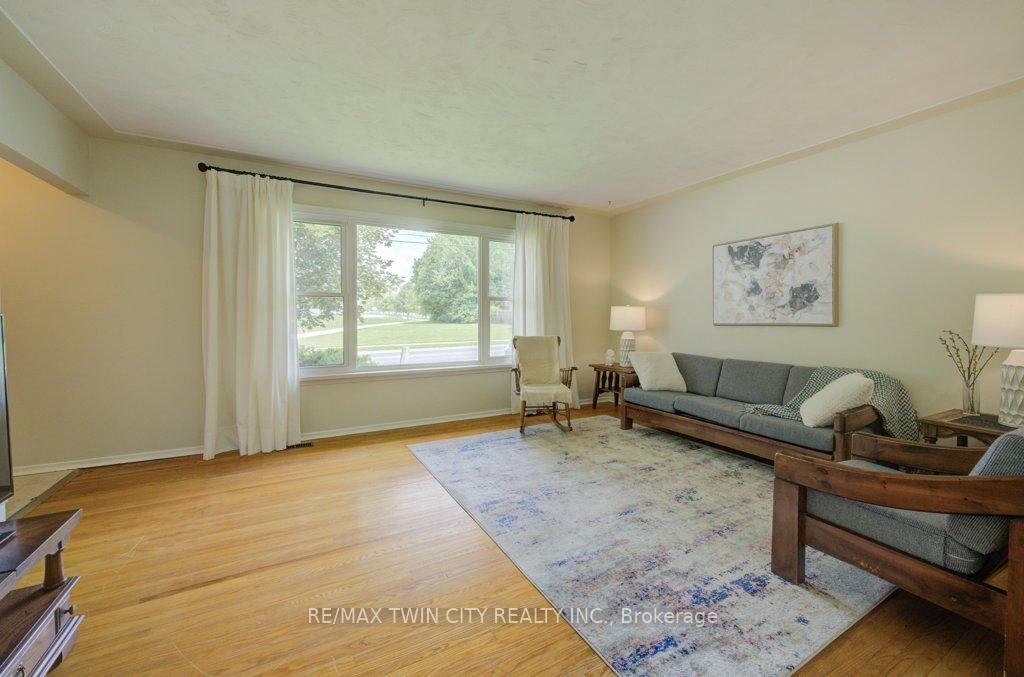 Photo 8 of 496 Franklin Street N, Kitchener — HOMEH
