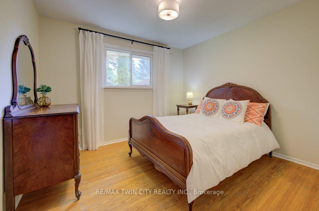 Photo 14 of 496 Franklin Street N, Kitchener — HOMEH
