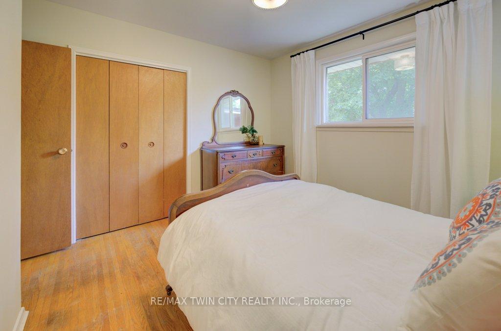 Photo 15 of 496 Franklin Street N, Kitchener — HOMEH