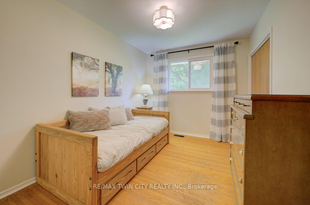 Photo 16 of 496 Franklin Street N, Kitchener — HOMEH