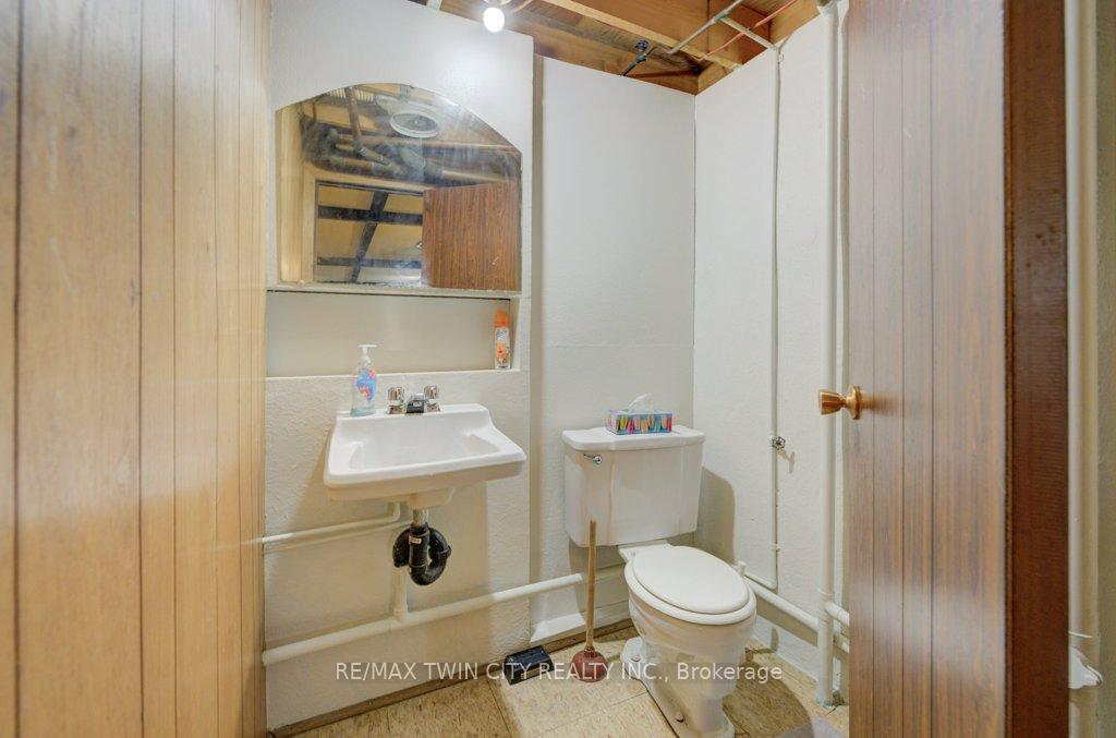 Photo 26 of 496 Franklin Street N, Kitchener — HOMEH