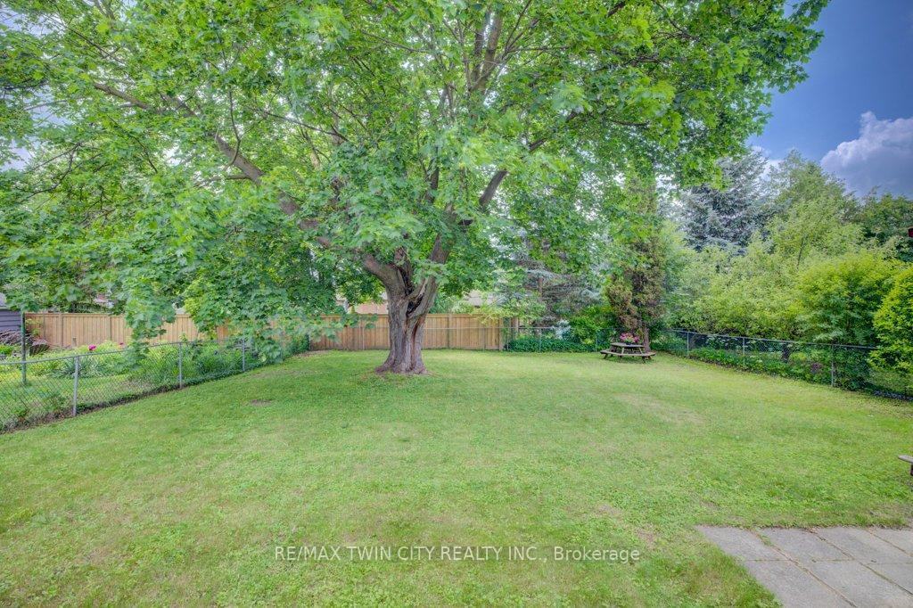 Photo 29 of 496 Franklin Street N, Kitchener — HOMEH