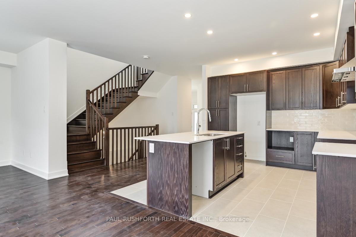 Photo 10 of 23 Mendoza Way, Ottawa, Kanata - Emerald Meadows/Trailwest — HOMEH