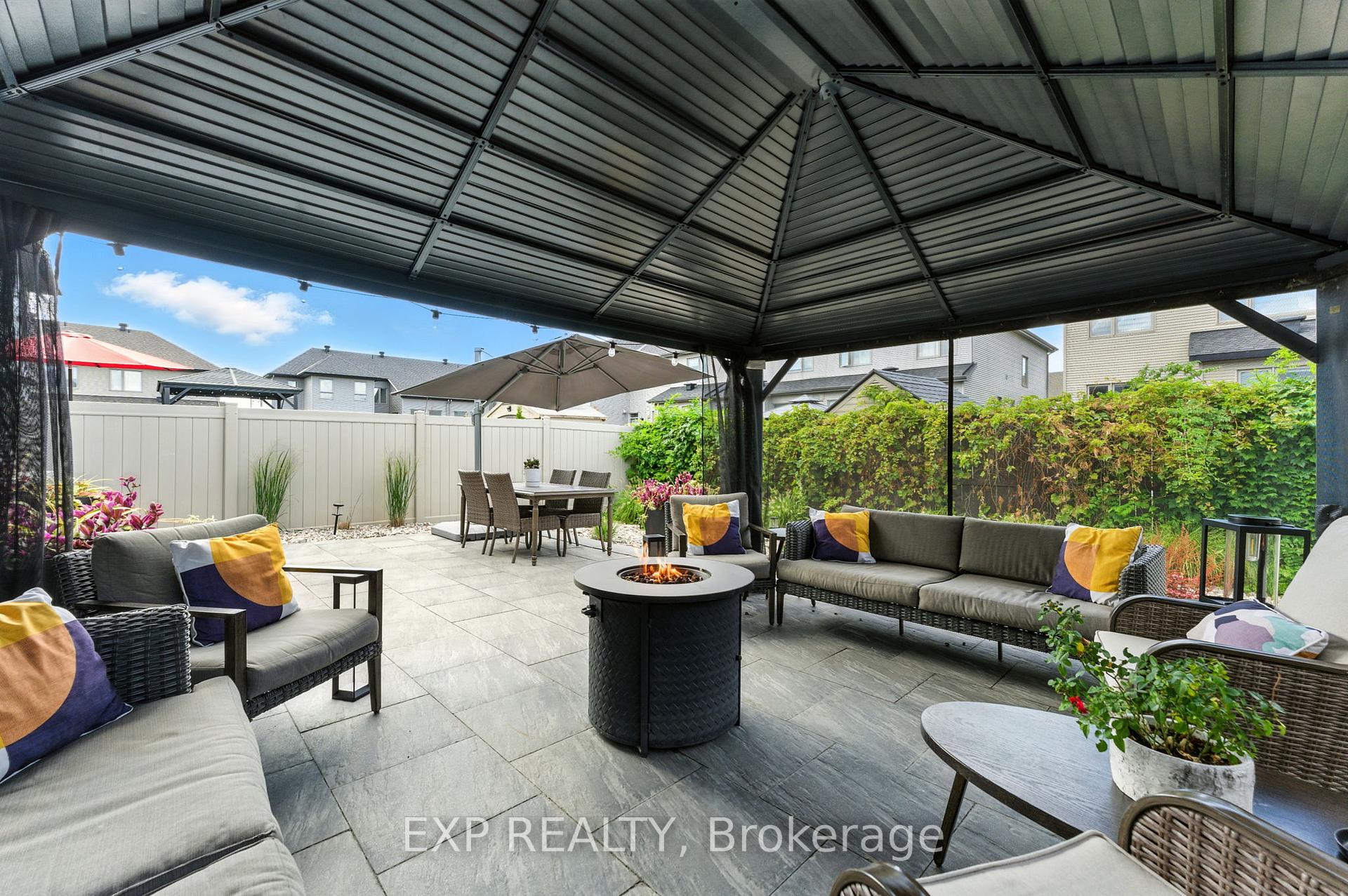 Photo 3 of 68 Palfrey Way, Ottawa, Kanata - Emerald Meadows/Trailwest — HOMEH