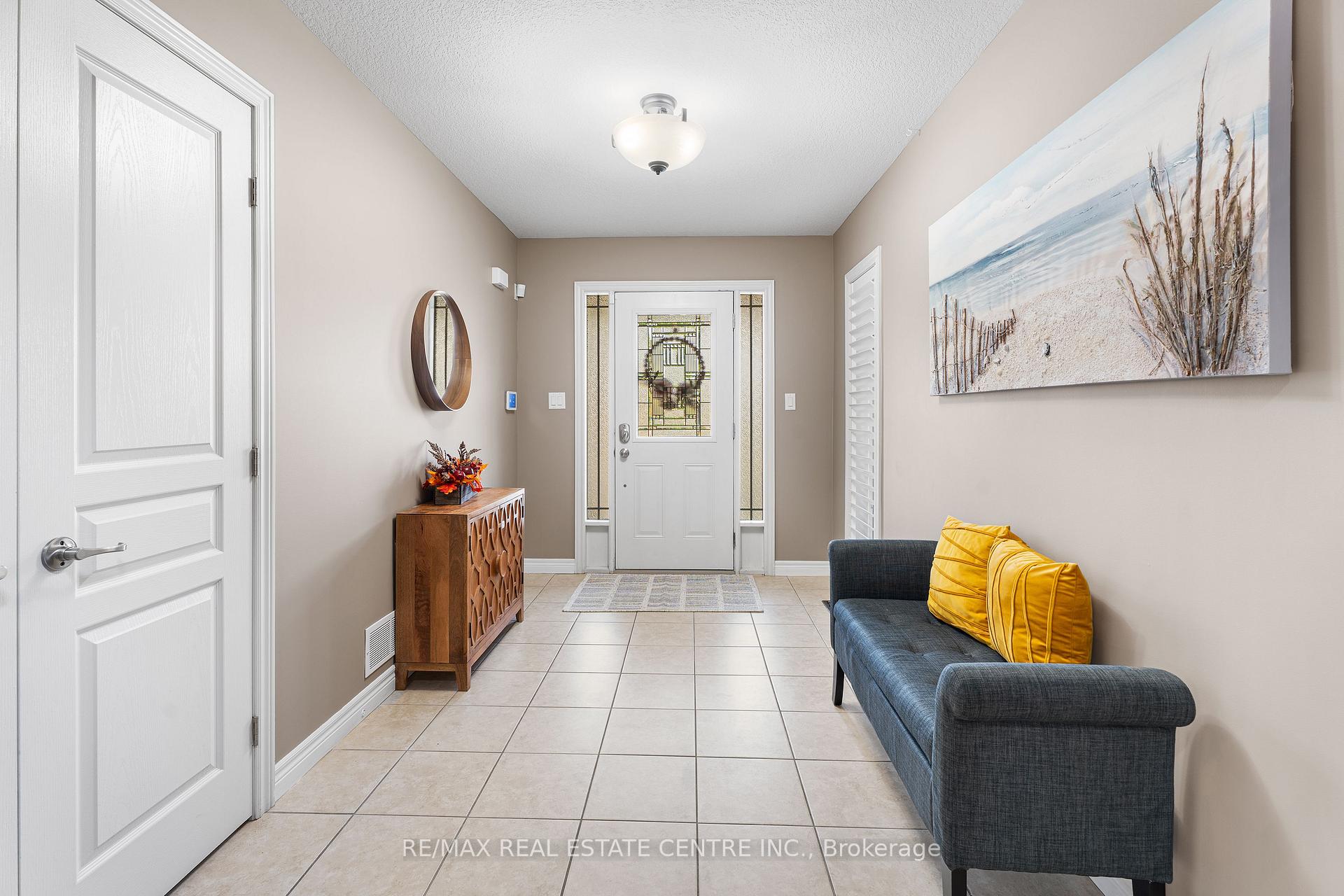 Photo 4 of 22 Creek Ridge Street, Kitchener — HOMEH