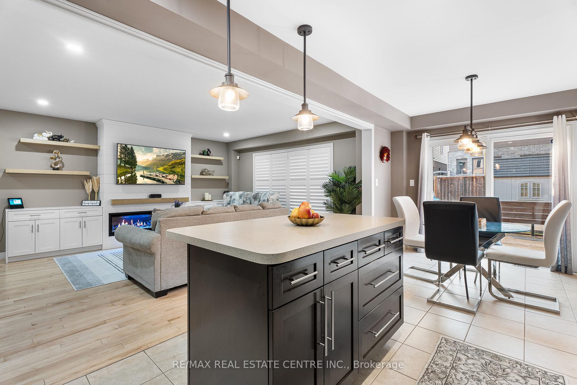 Photo 10 of 22 Creek Ridge Street, Kitchener — HOMEH