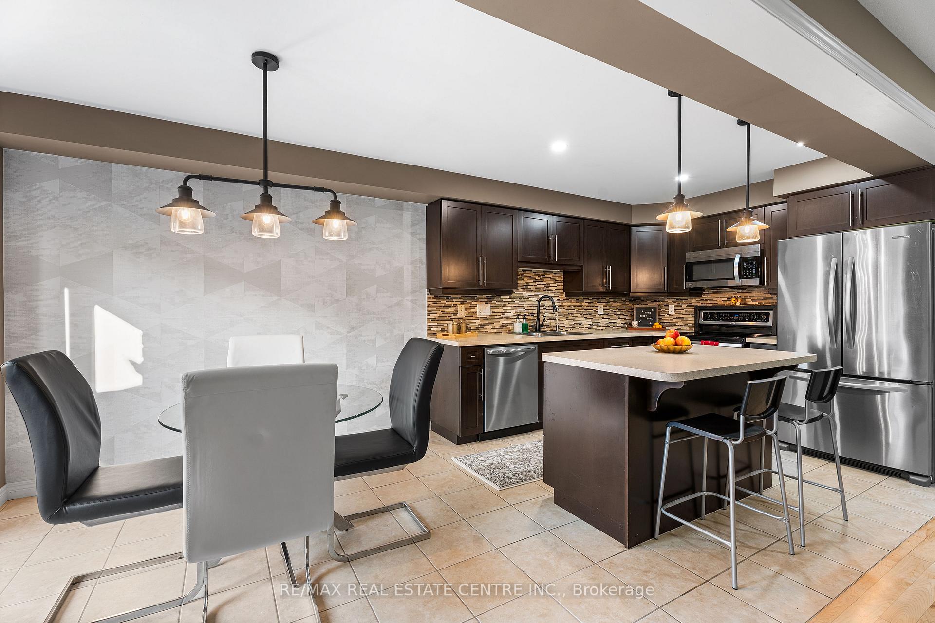 Photo 12 of 22 Creek Ridge Street, Kitchener — HOMEH