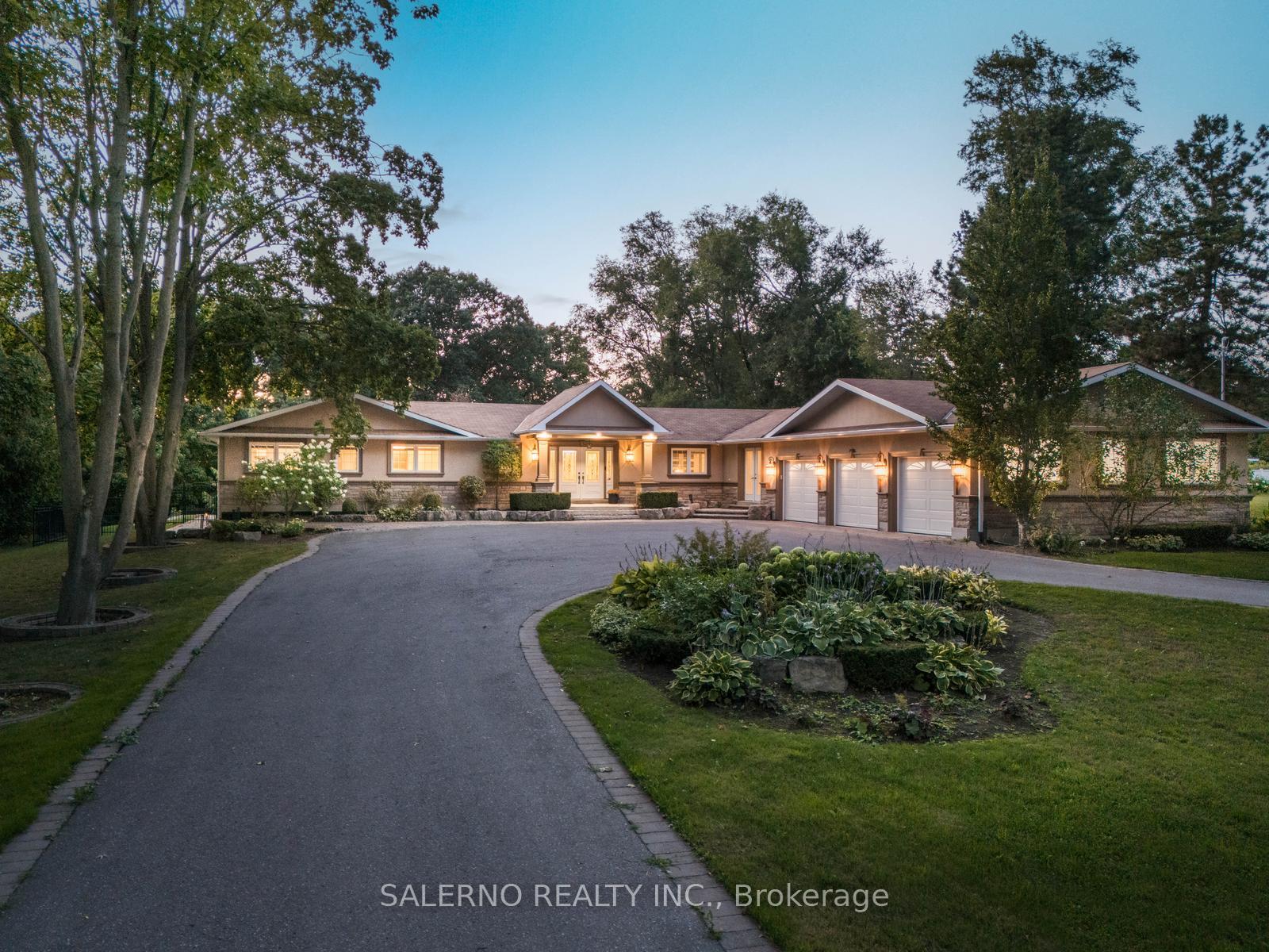 Photo 2 of 6 Ridgevale Drive, Markham, Box Grove — HOMEH