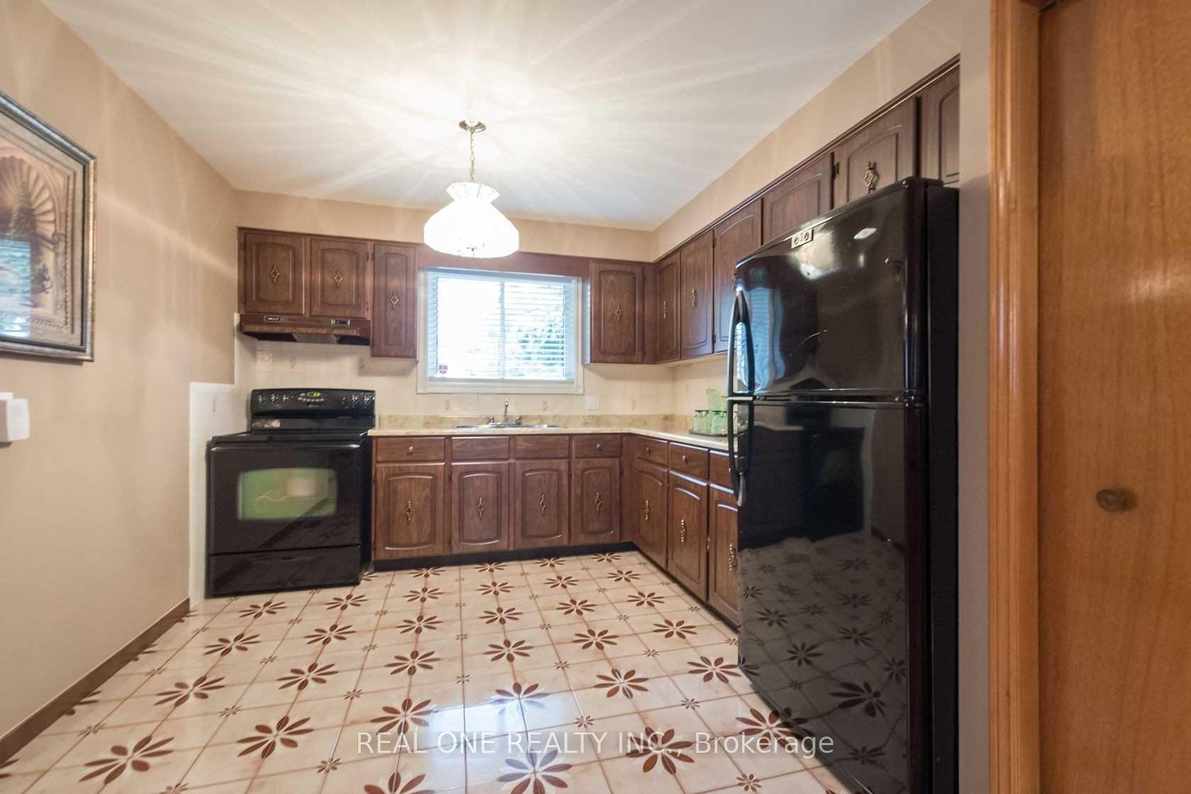 Photo 7 of Unit Main, 71 Morgan Road, Hamilton, Gilbert — HOMEH