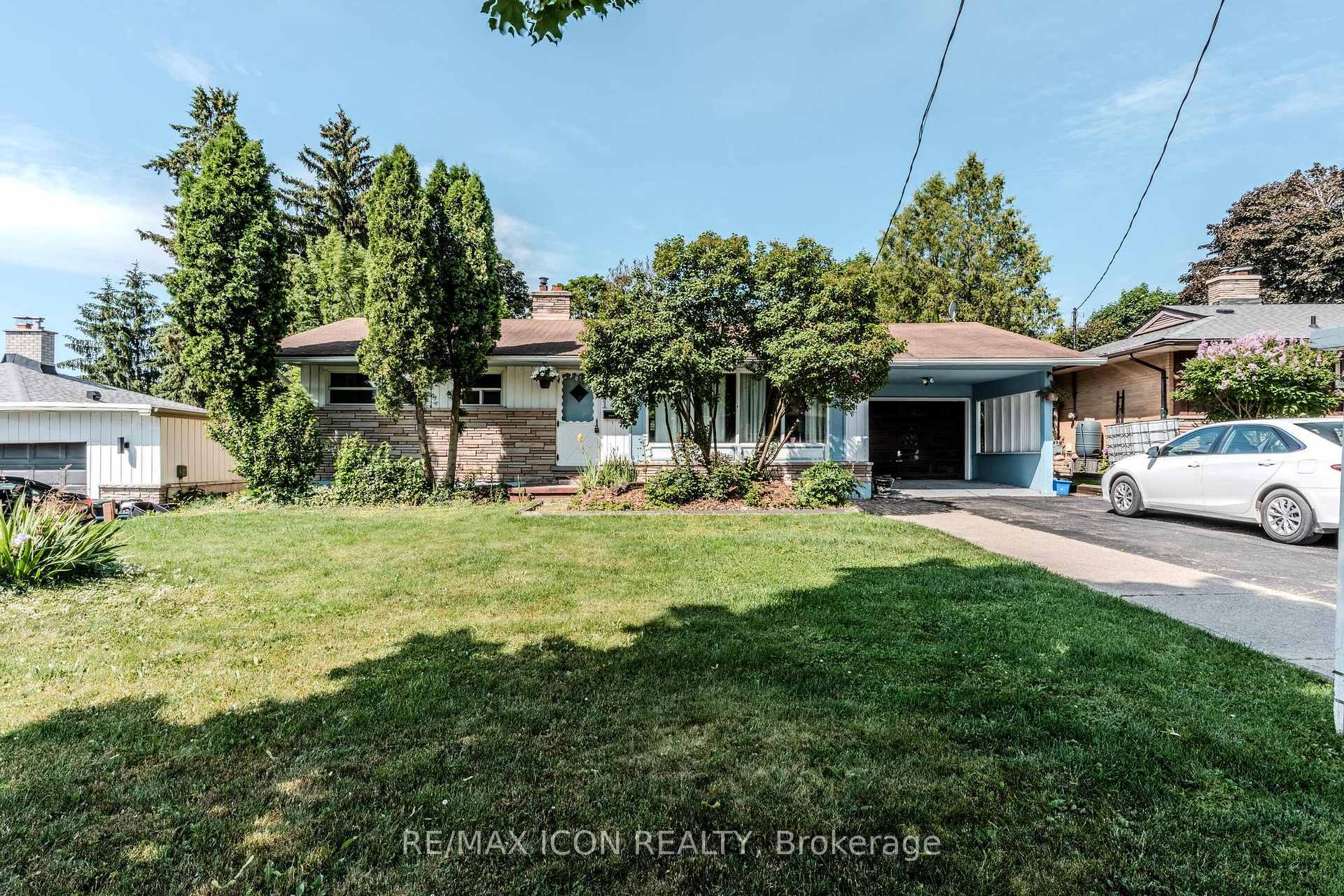 Photo 2 of 173 Westmount Road E, Kitchener — HOMEH