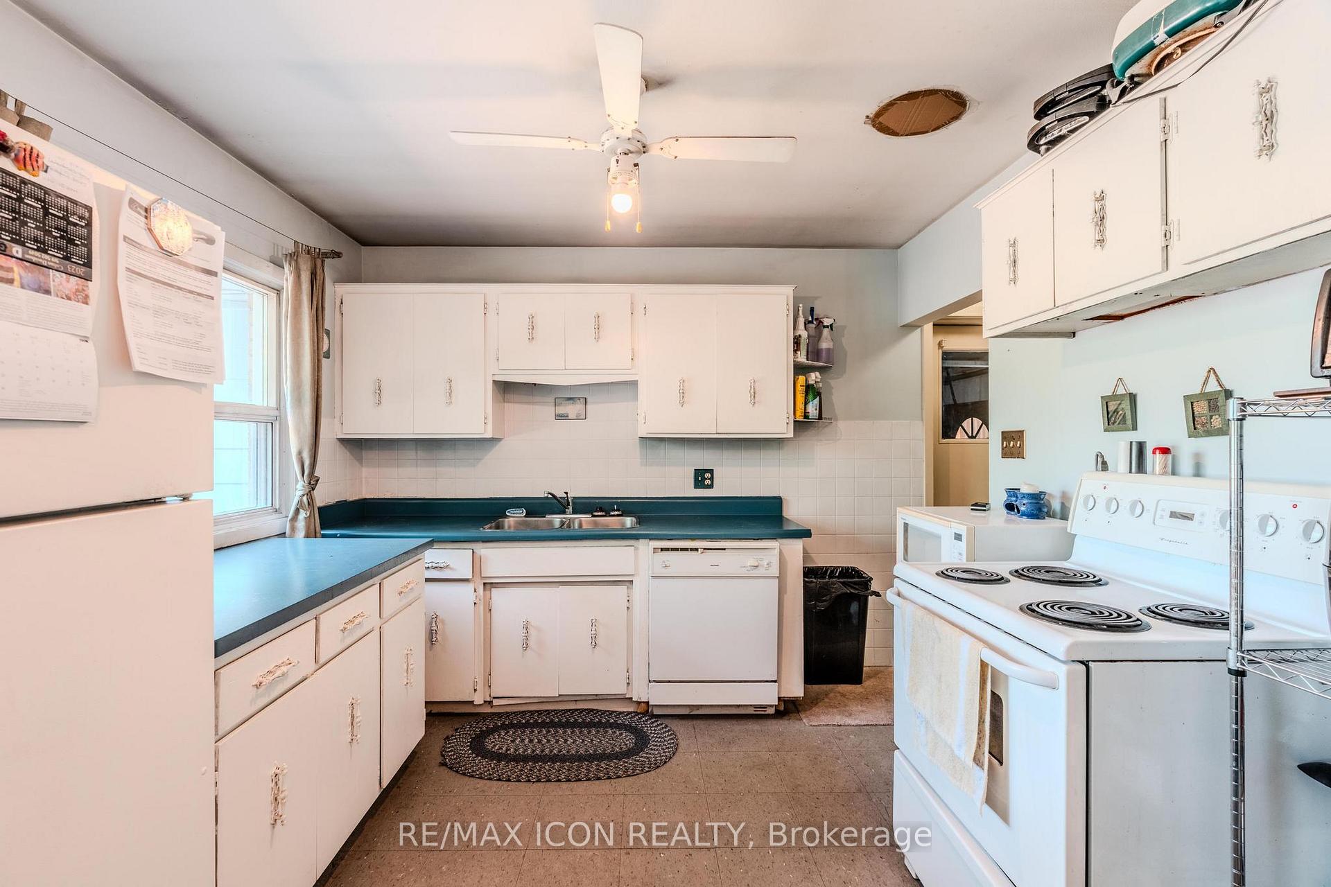 Photo 5 of 173 Westmount Road E, Kitchener — HOMEH