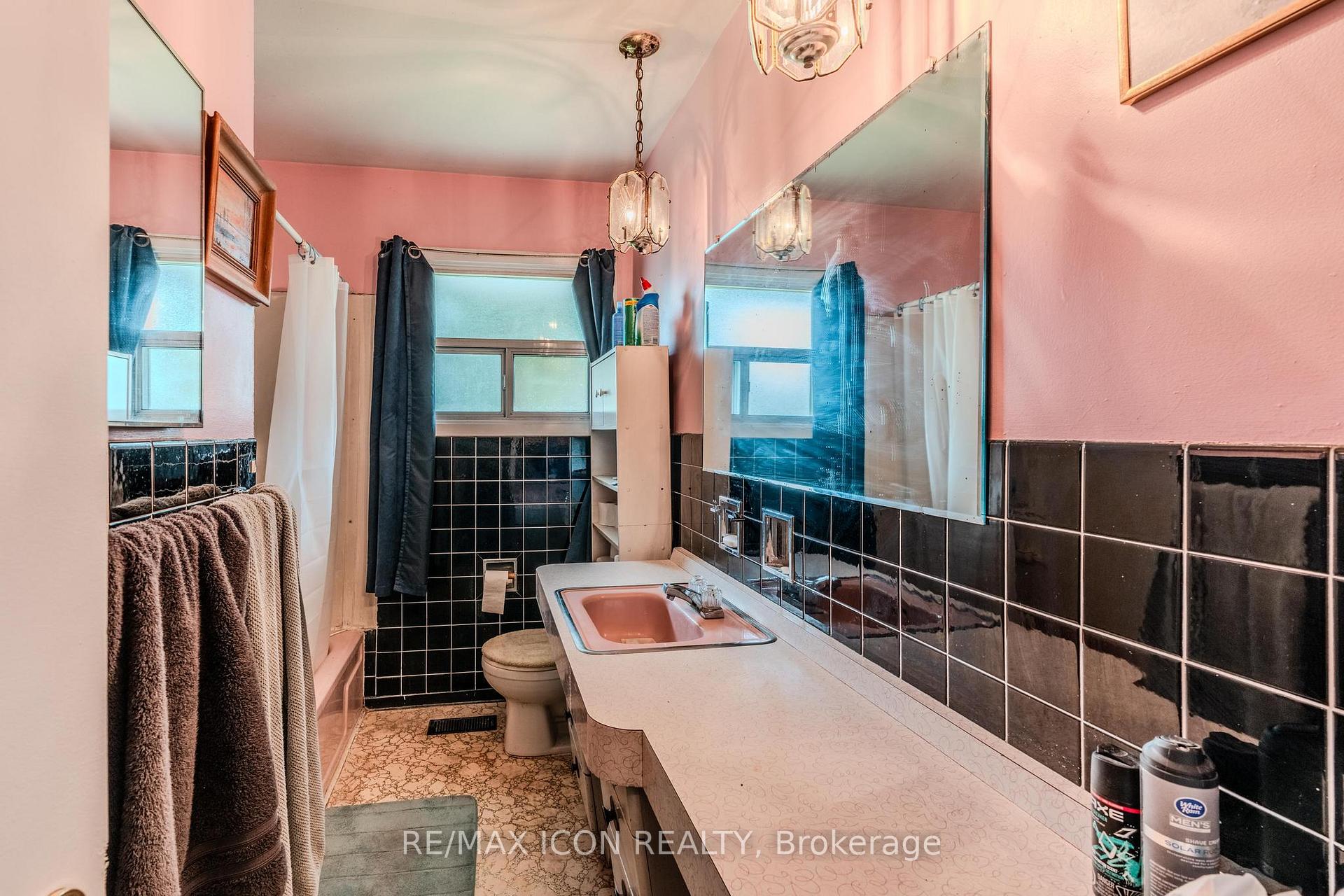 Photo 15 of 173 Westmount Road E, Kitchener — HOMEH