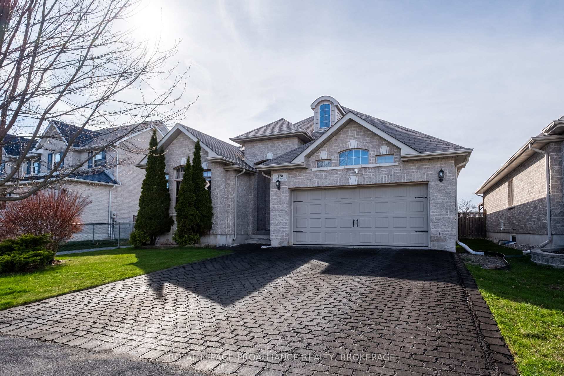 Photo 3 of 226 Rose Abbey Drive, Kingston, Kingston East (Incl Barret Crt) — HOMEH