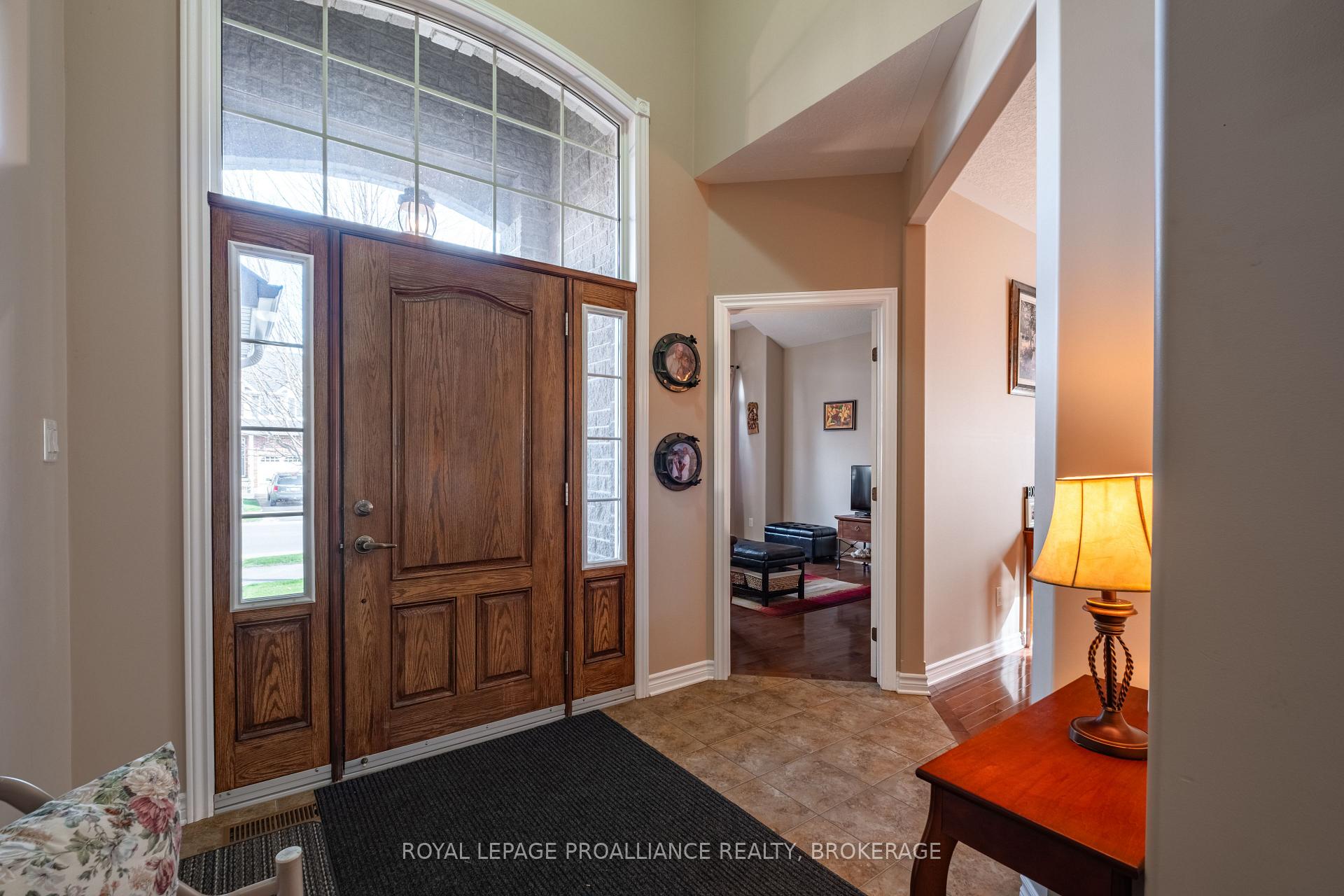 Photo 5 of 226 Rose Abbey Drive, Kingston, Kingston East (Incl Barret Crt) — HOMEH