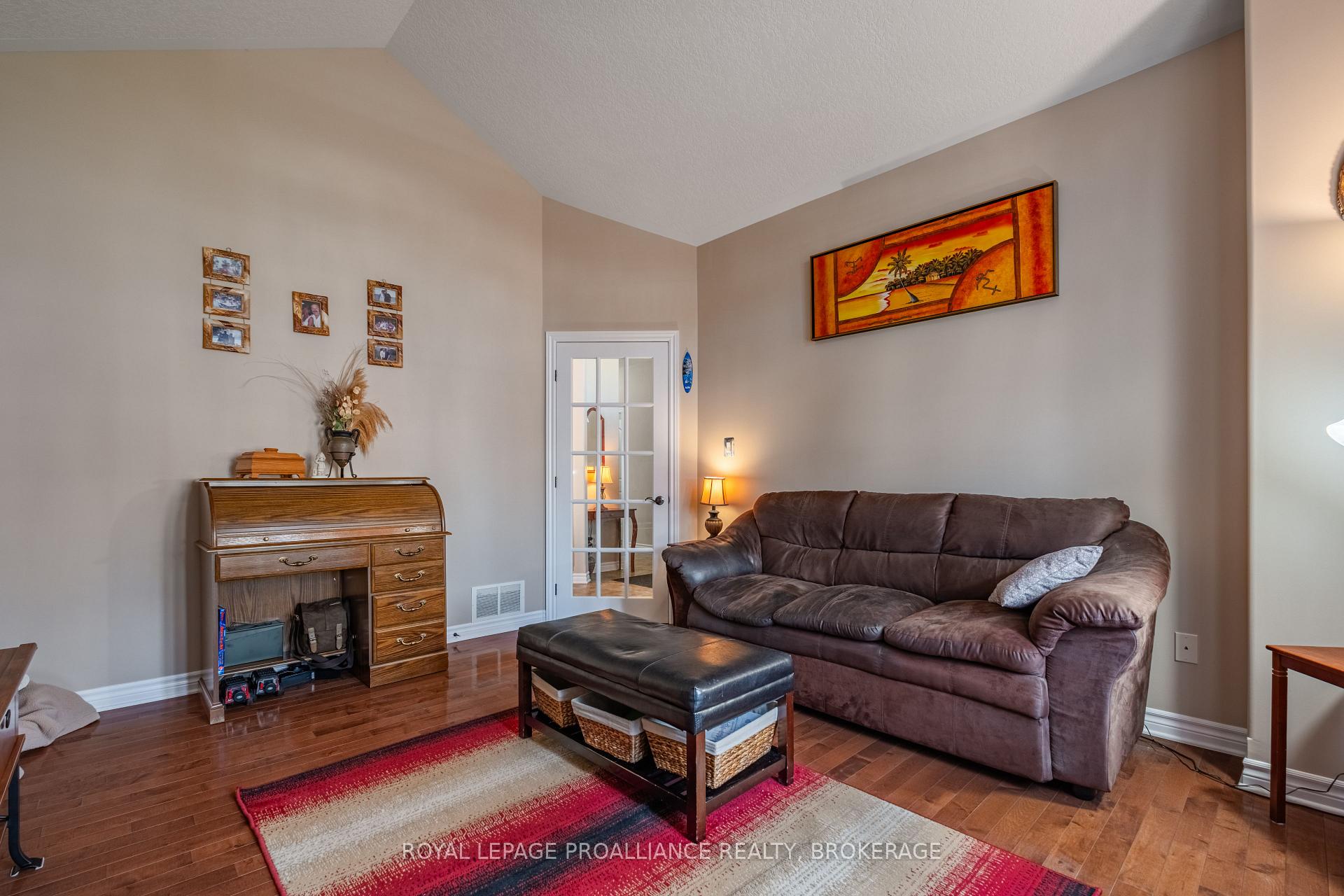 Photo 7 of 226 Rose Abbey Drive, Kingston, Kingston East (Incl Barret Crt) — HOMEH