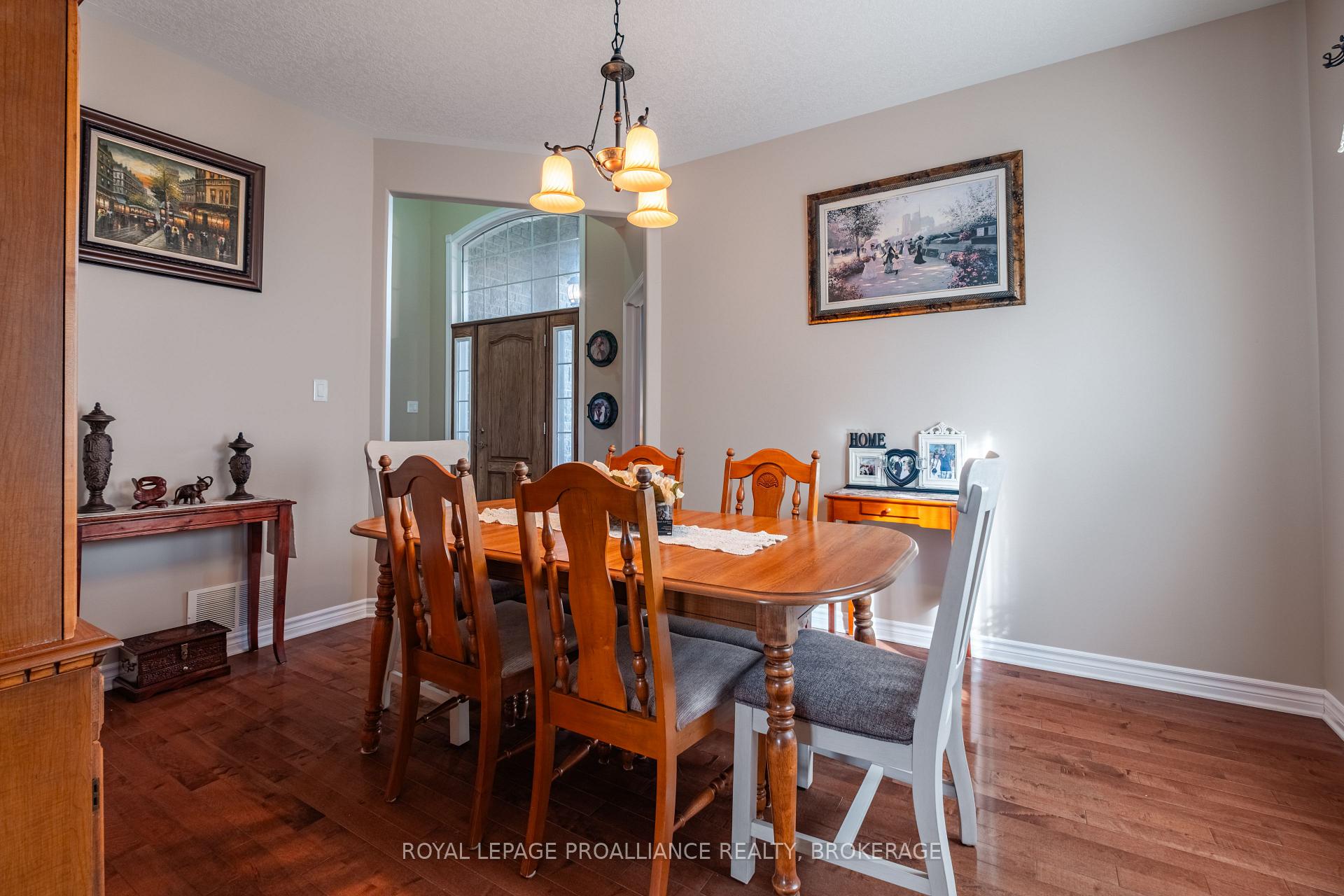 Photo 9 of 226 Rose Abbey Drive, Kingston, Kingston East (Incl Barret Crt) — HOMEH