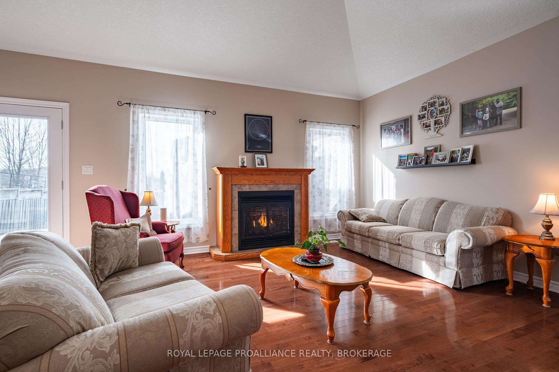 Photo 15 of 226 Rose Abbey Drive, Kingston, Kingston East (Incl Barret Crt) — HOMEH