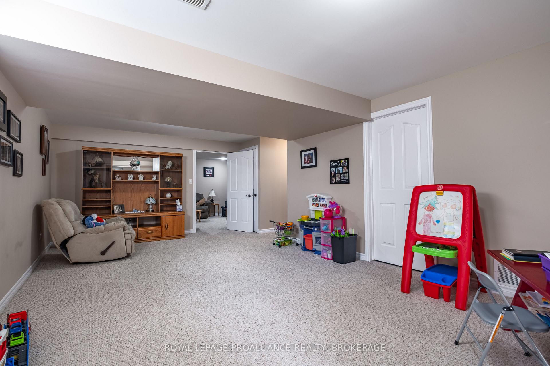 Photo 27 of 226 Rose Abbey Drive, Kingston, Kingston East (Incl Barret Crt) — HOMEH