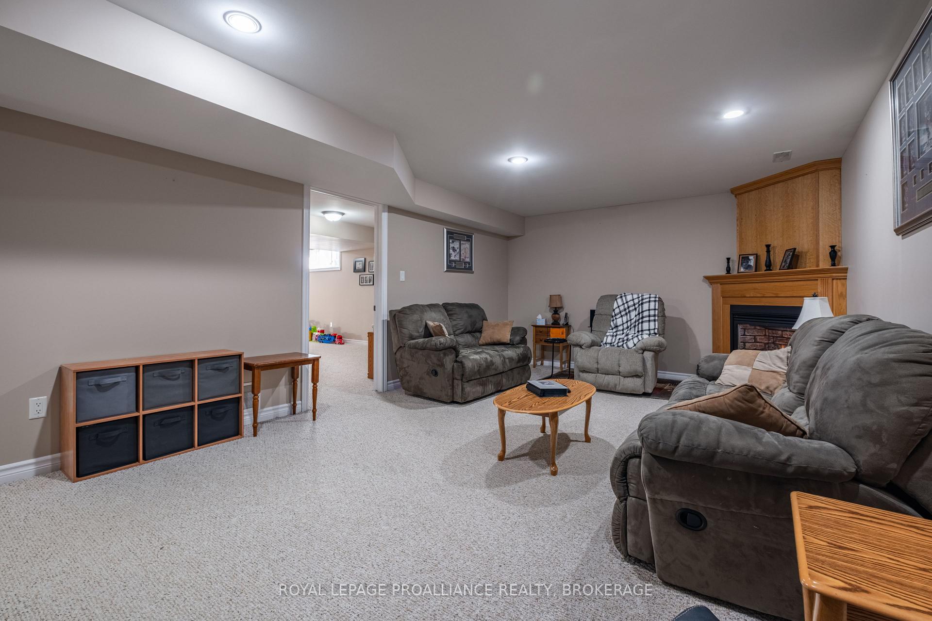 Photo 31 of 226 Rose Abbey Drive, Kingston, Kingston East (Incl Barret Crt) — HOMEH