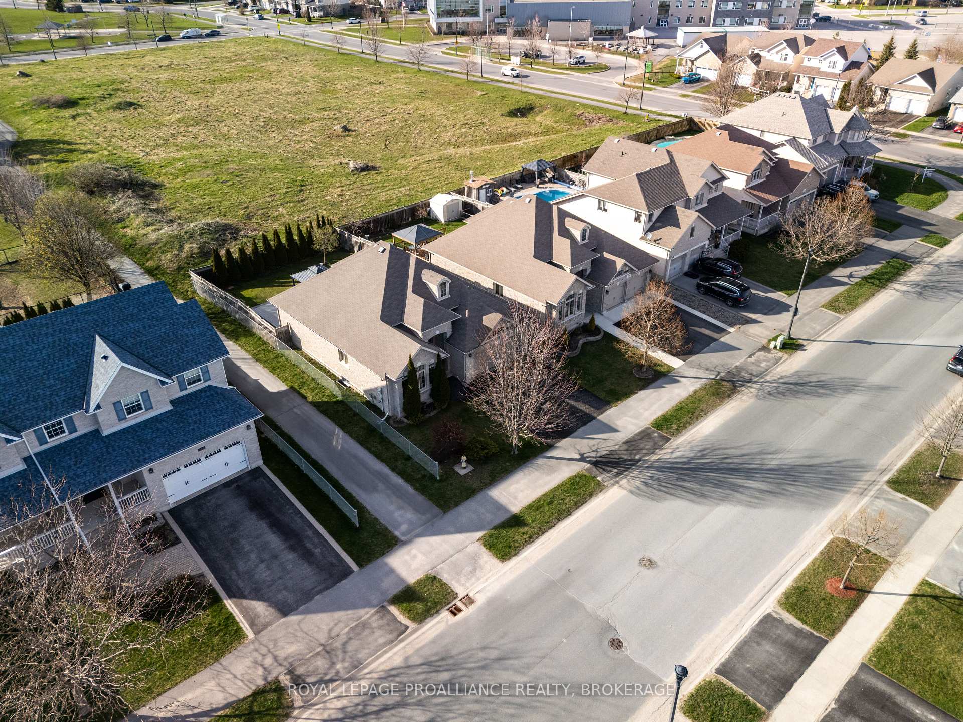 Photo 43 of 226 Rose Abbey Drive, Kingston, Kingston East (Incl Barret Crt) — HOMEH