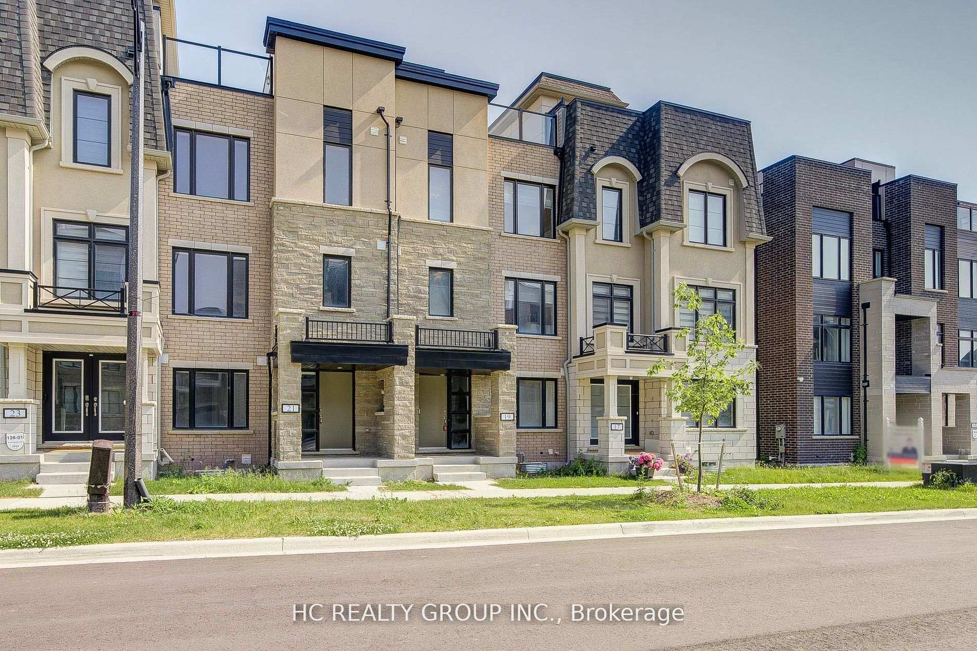 Photo 2 of 19 Guardhouse Crescent, Markham, Angus Glen — HOMEH
