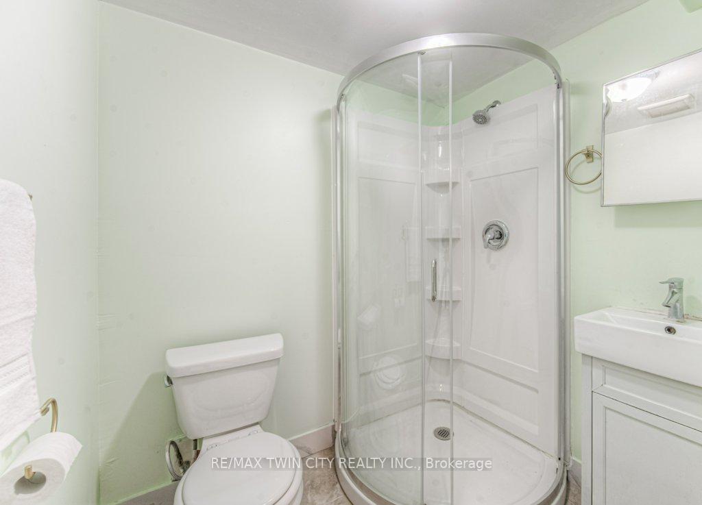 Photo 5 of 1138 Weber Street E, Kitchener — HOMEH