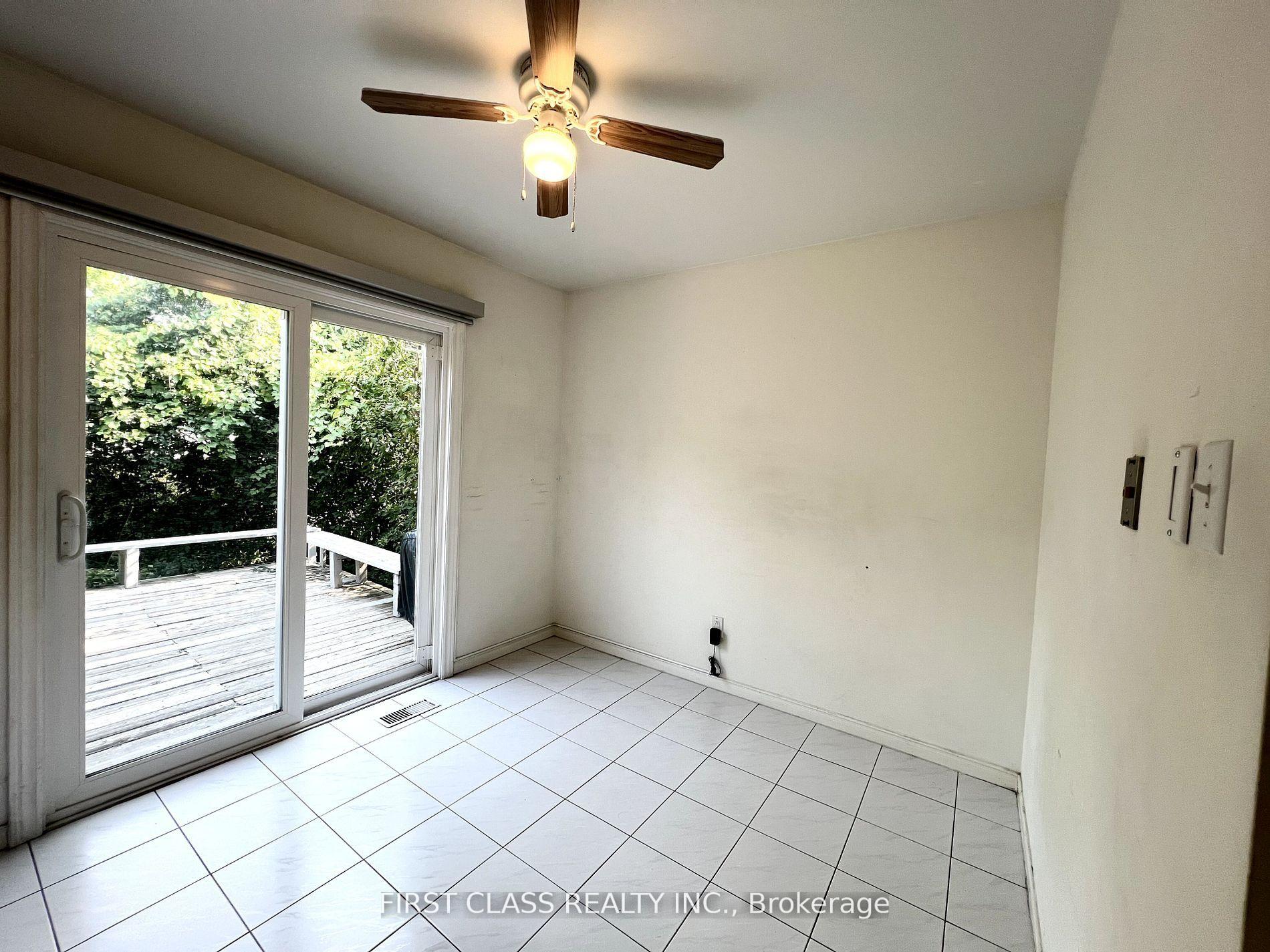 Photo 3 of 15 Rachel Crescent, Markham, Cachet — HOMEH