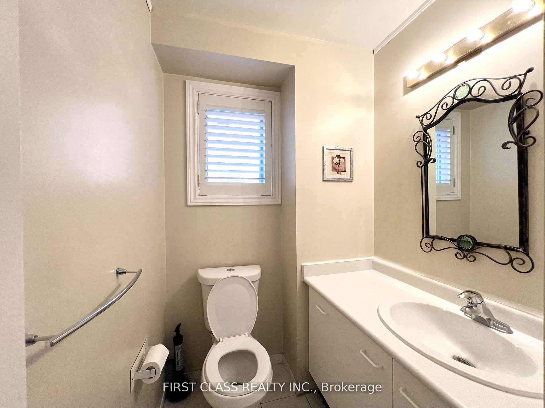 Photo 7 of 15 Rachel Crescent, Markham, Cachet — HOMEH