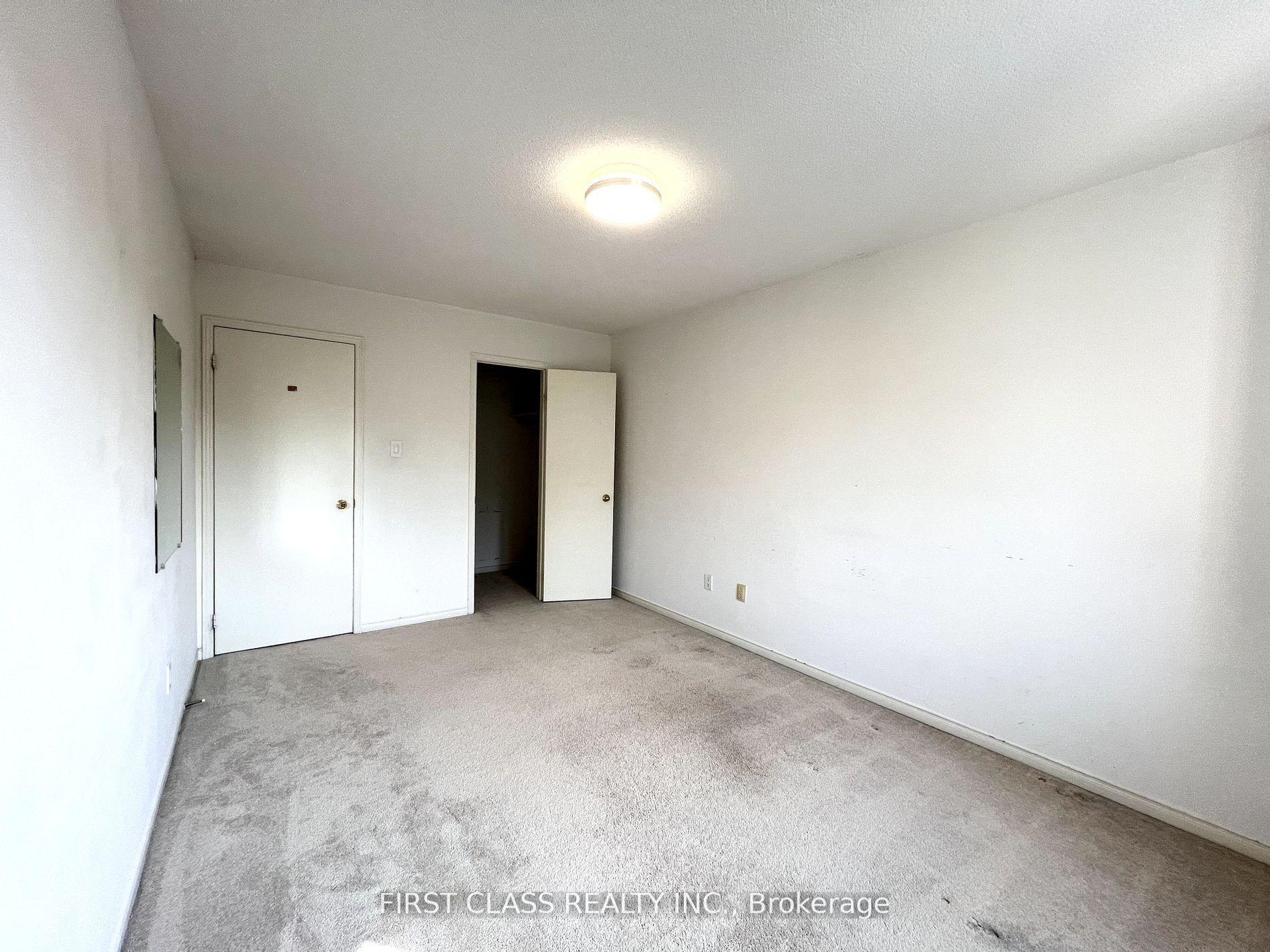 Photo 11 of 15 Rachel Crescent, Markham, Cachet — HOMEH