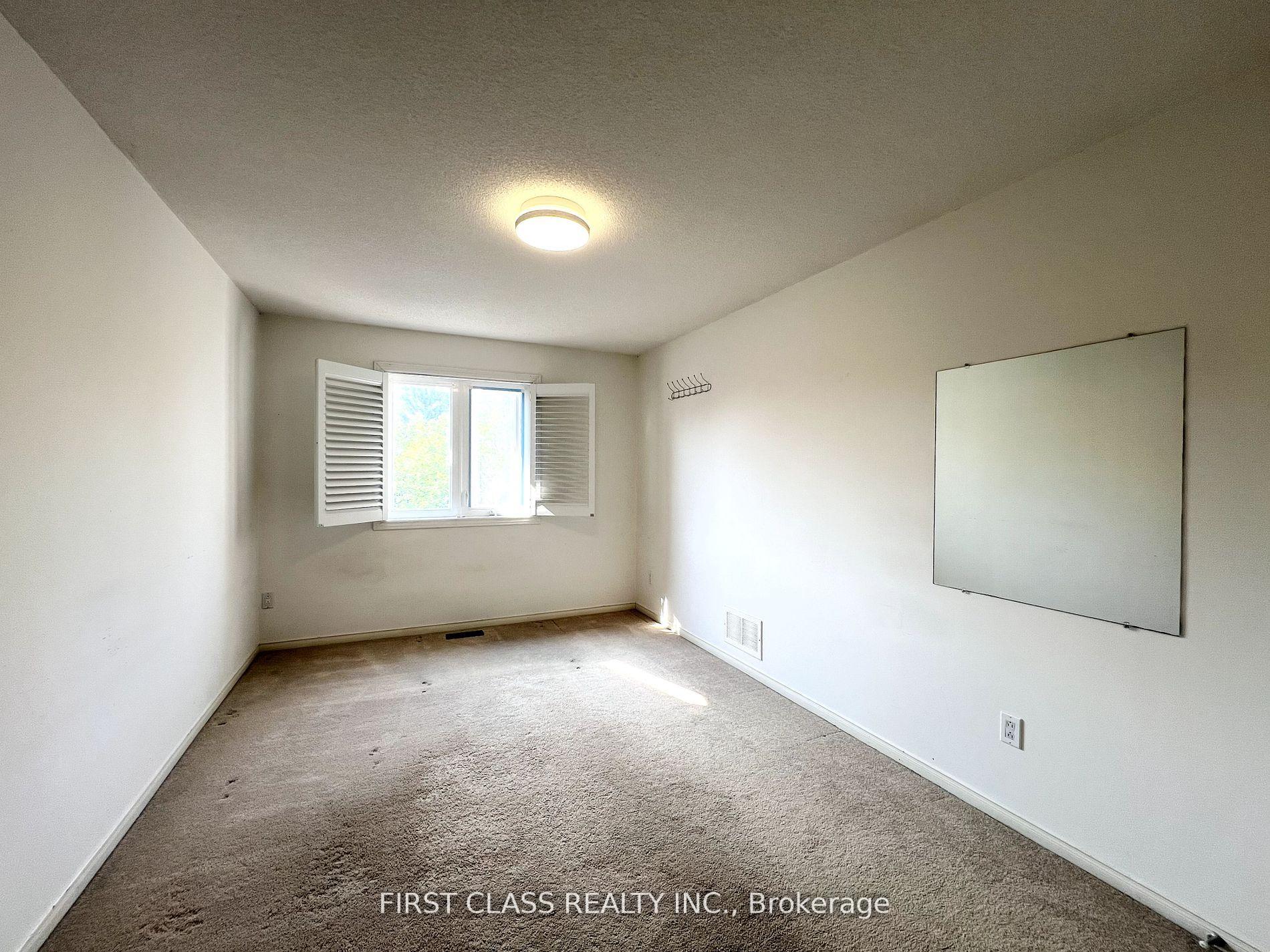 Photo 12 of 15 Rachel Crescent, Markham, Cachet — HOMEH