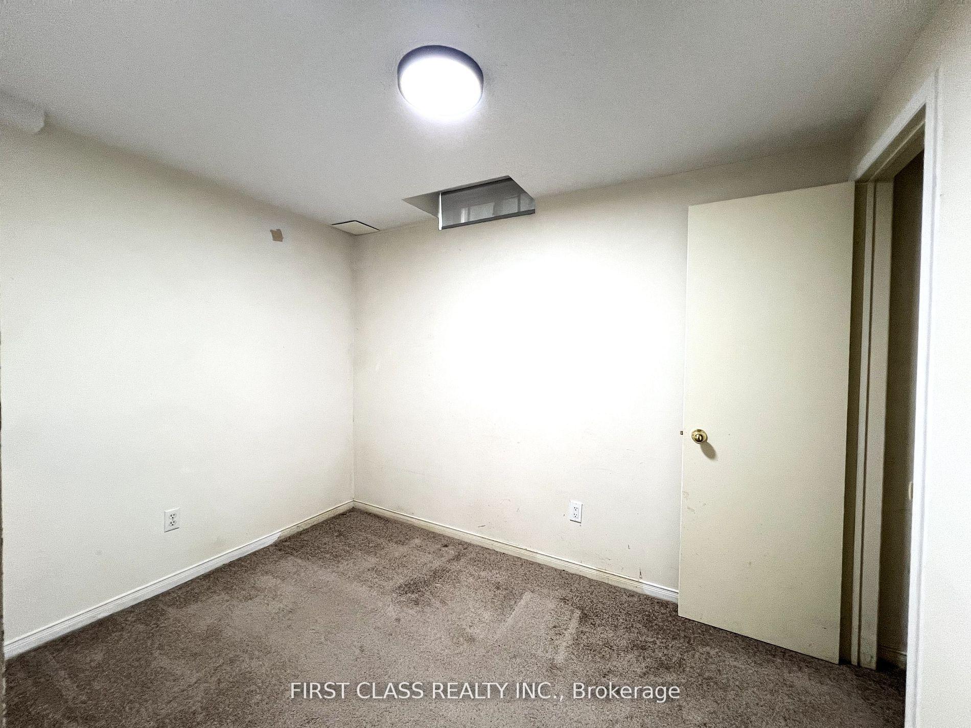 Photo 16 of 15 Rachel Crescent, Markham, Cachet — HOMEH