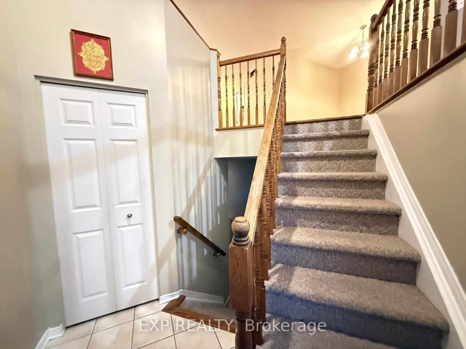 Photo 5 of 128 Castle Glen Crescent, Ottawa, Kanata - Glencairn/Hazeldean — HOMEH
