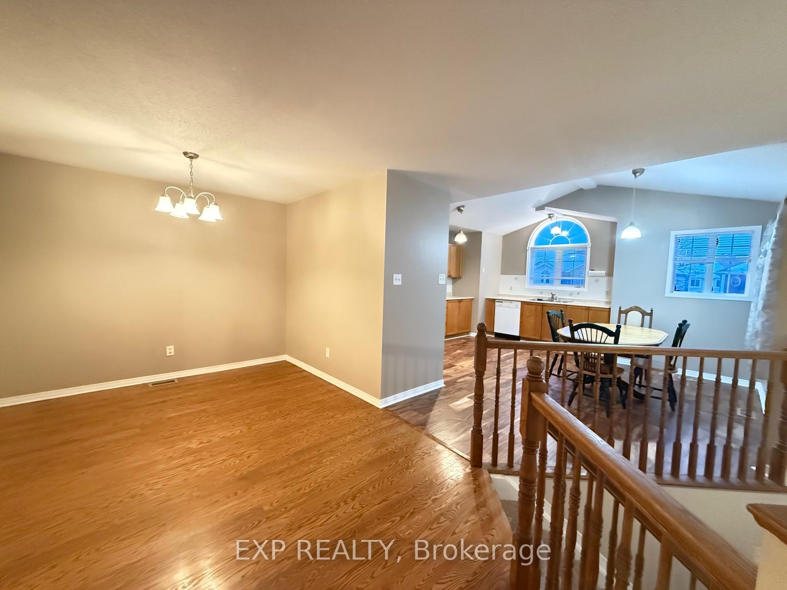 Photo 7 of 128 Castle Glen Crescent, Ottawa, Kanata - Glencairn/Hazeldean — HOMEH