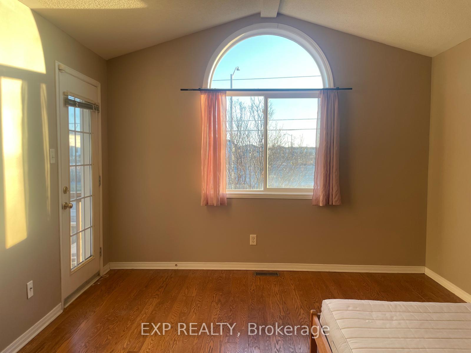 Photo 23 of 128 Castle Glen Crescent, Ottawa, Kanata - Glencairn/Hazeldean — HOMEH
