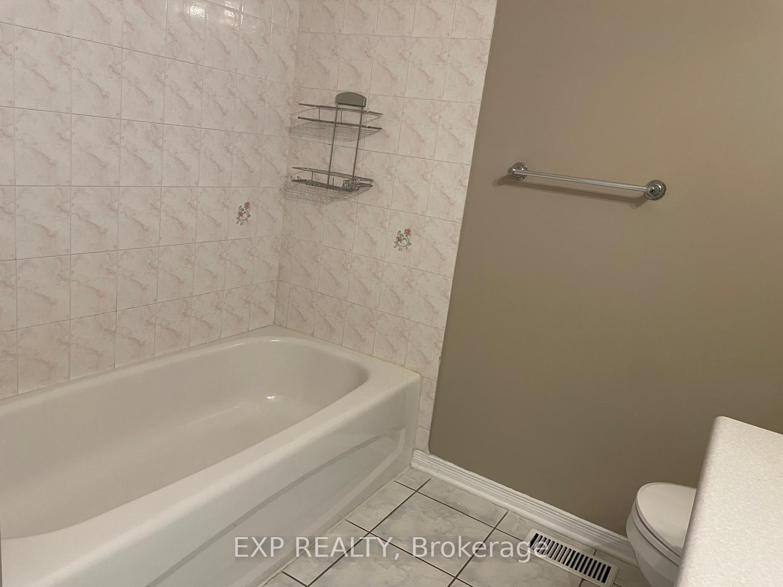 Photo 27 of 128 Castle Glen Crescent, Ottawa, Kanata - Glencairn/Hazeldean — HOMEH
