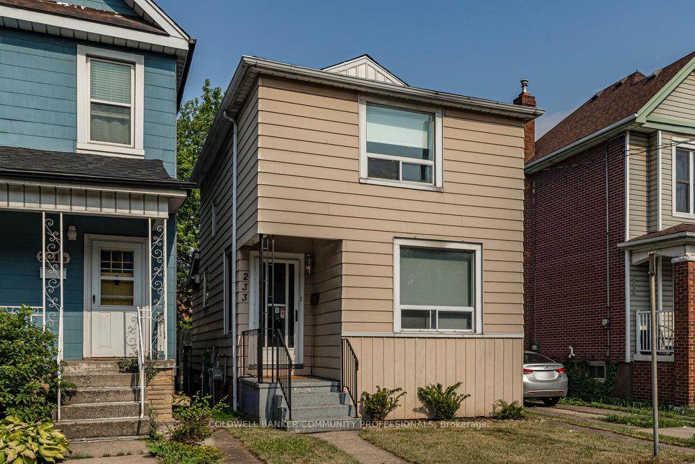 Photo 3 of 233 Glendale Avenue N, Hamilton, Crown Point — HOMEH