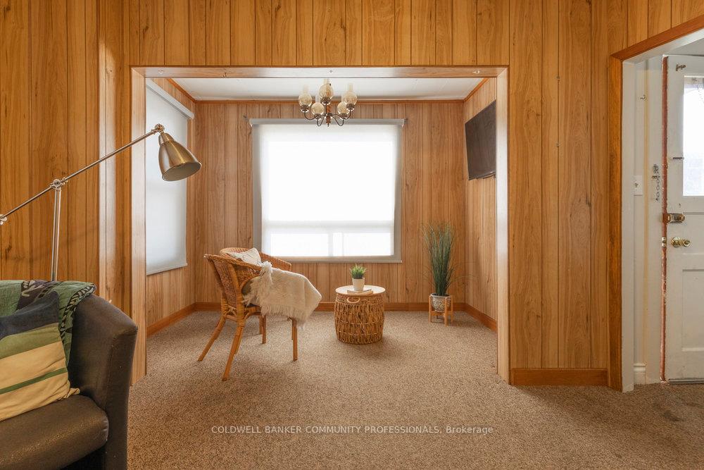 Photo 6 of 233 Glendale Avenue N, Hamilton, Crown Point — HOMEH