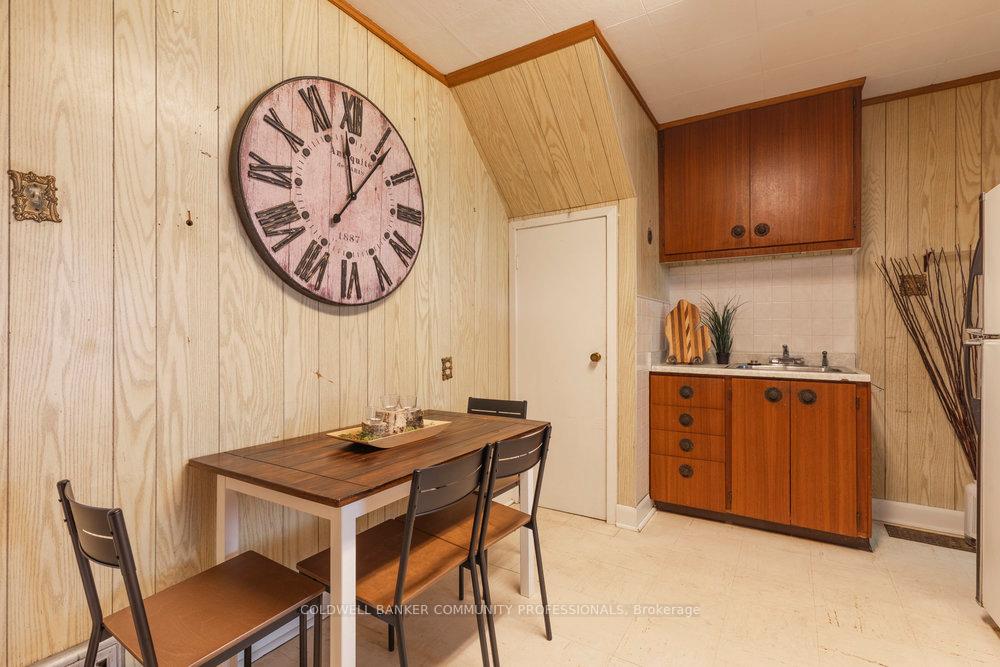 Photo 11 of 233 Glendale Avenue N, Hamilton, Crown Point — HOMEH