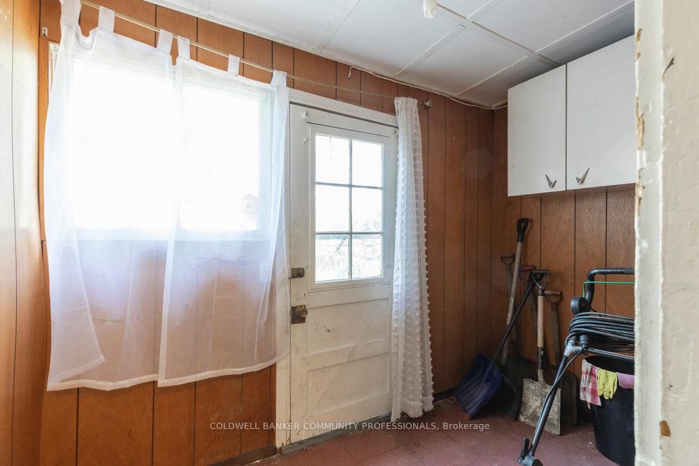 Photo 17 of 233 Glendale Avenue N, Hamilton, Crown Point — HOMEH