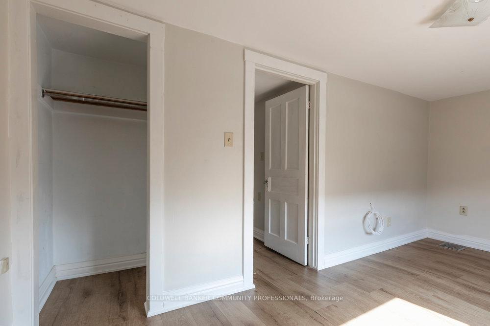 Photo 21 of 233 Glendale Avenue N, Hamilton, Crown Point — HOMEH