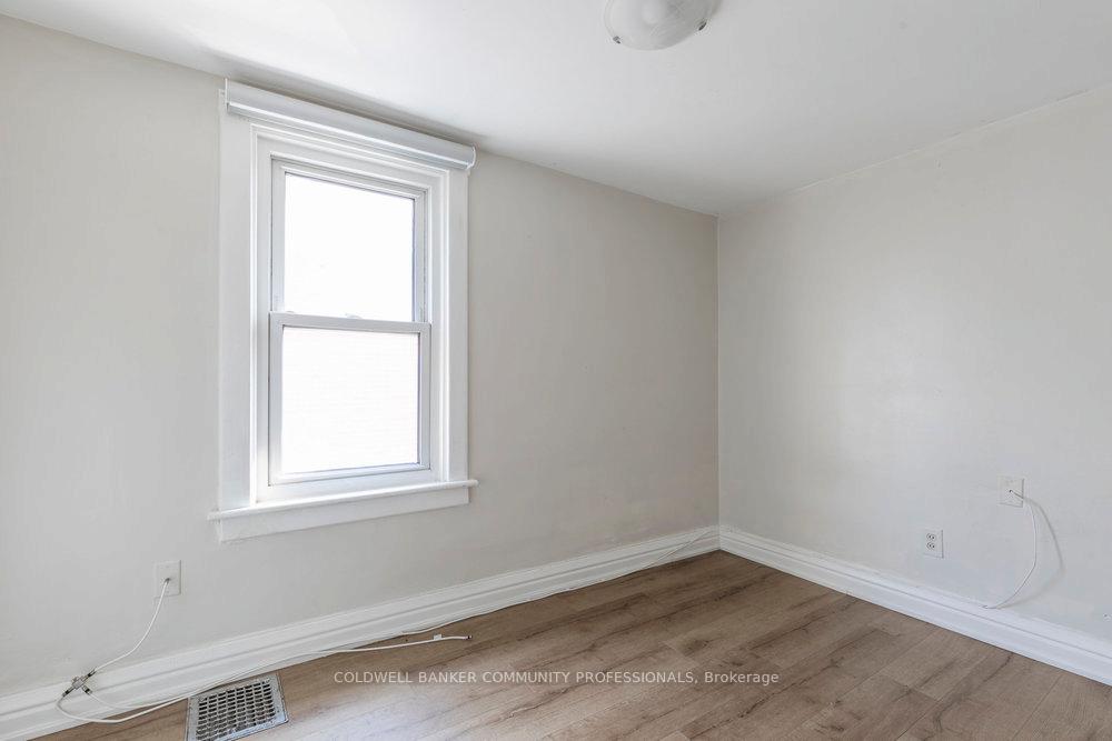 Photo 23 of 233 Glendale Avenue N, Hamilton, Crown Point — HOMEH