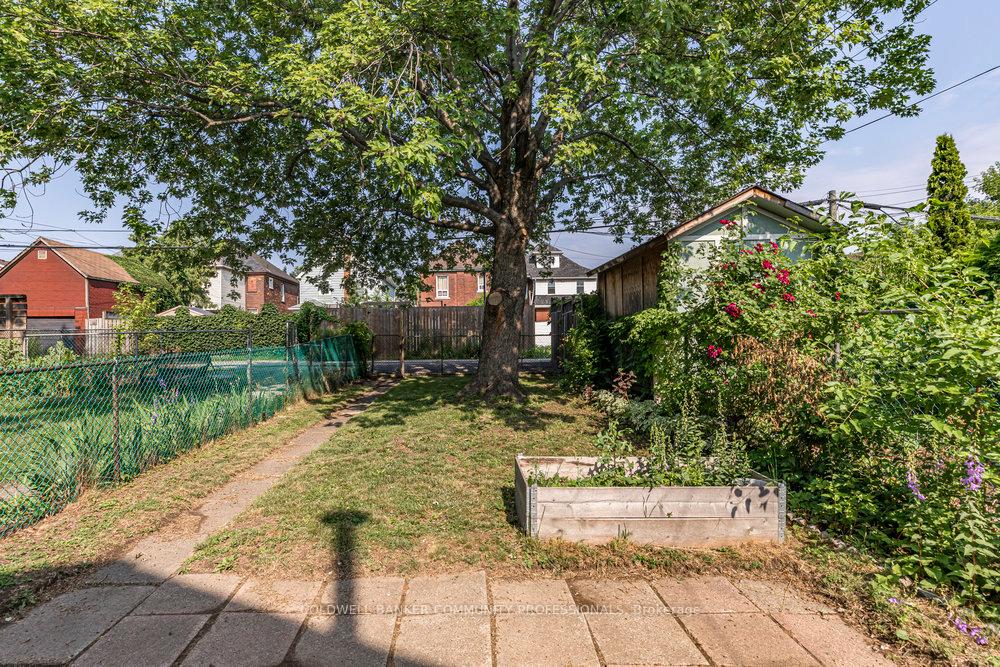 Photo 30 of 233 Glendale Avenue N, Hamilton, Crown Point — HOMEH