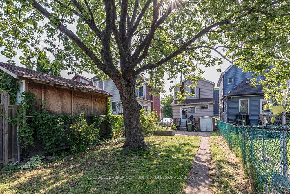 Photo 33 of 233 Glendale Avenue N, Hamilton, Crown Point — HOMEH