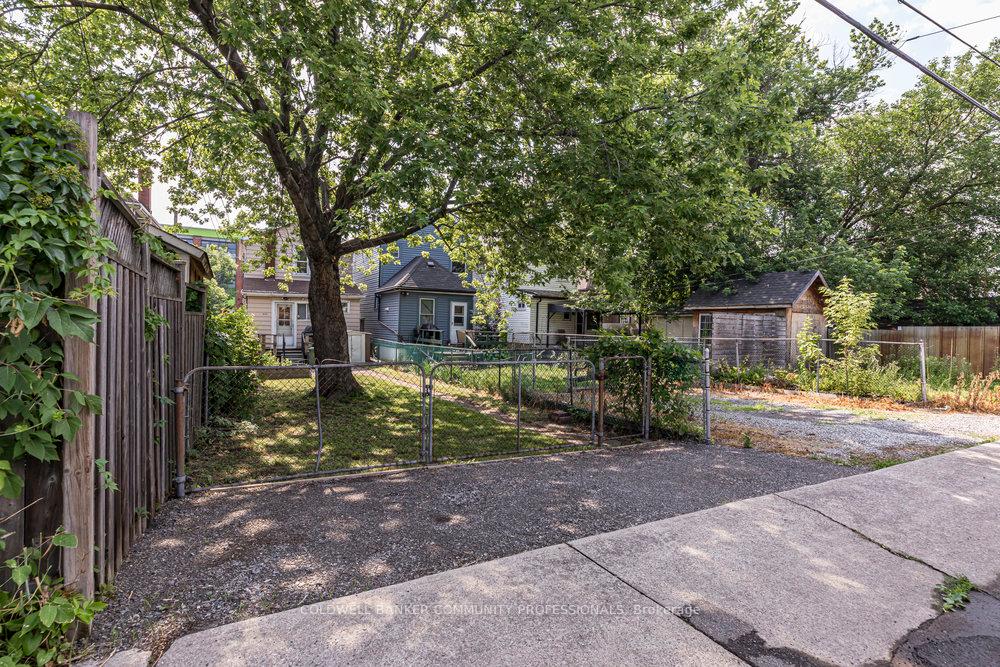 Photo 37 of 233 Glendale Avenue N, Hamilton, Crown Point — HOMEH
