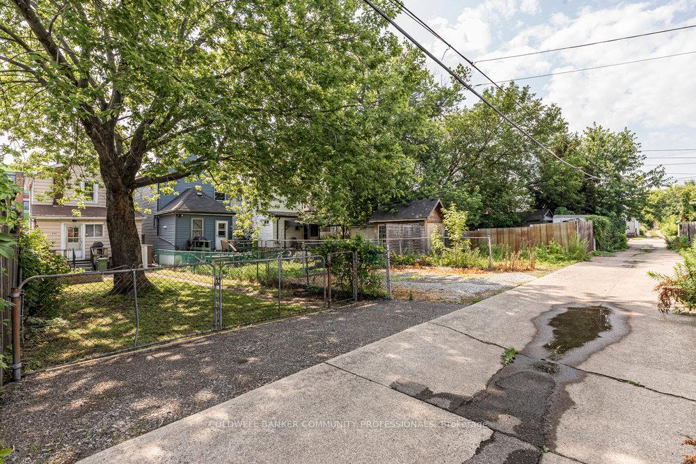 Photo 38 of 233 Glendale Avenue N, Hamilton, Crown Point — HOMEH